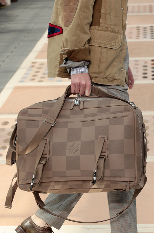 90's style: Vintage Rucksack von Louis Vuitton  Louis vuitton kleid, Louis  vuitton handtaschen, Louis vuitton schuhe